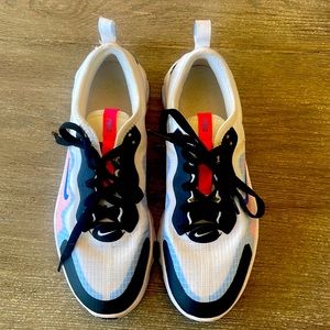 Like New Nike Girls Renew Lucent